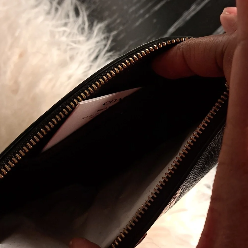 Coach NWTs Small Wristlet With Floral Print - Picture 6 of 10